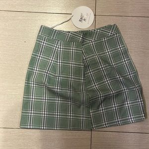 woman’s skirt